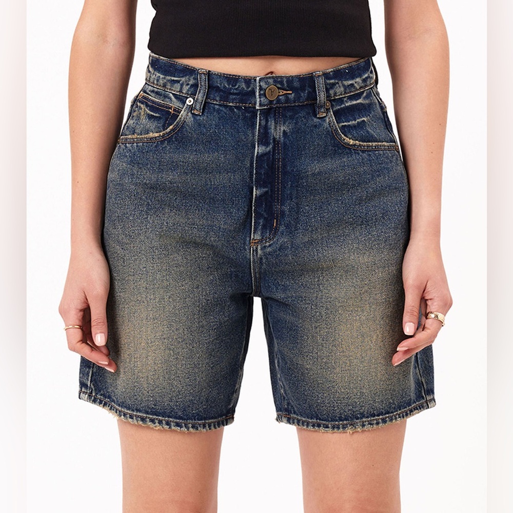 High waisted relaxed fit shorts
